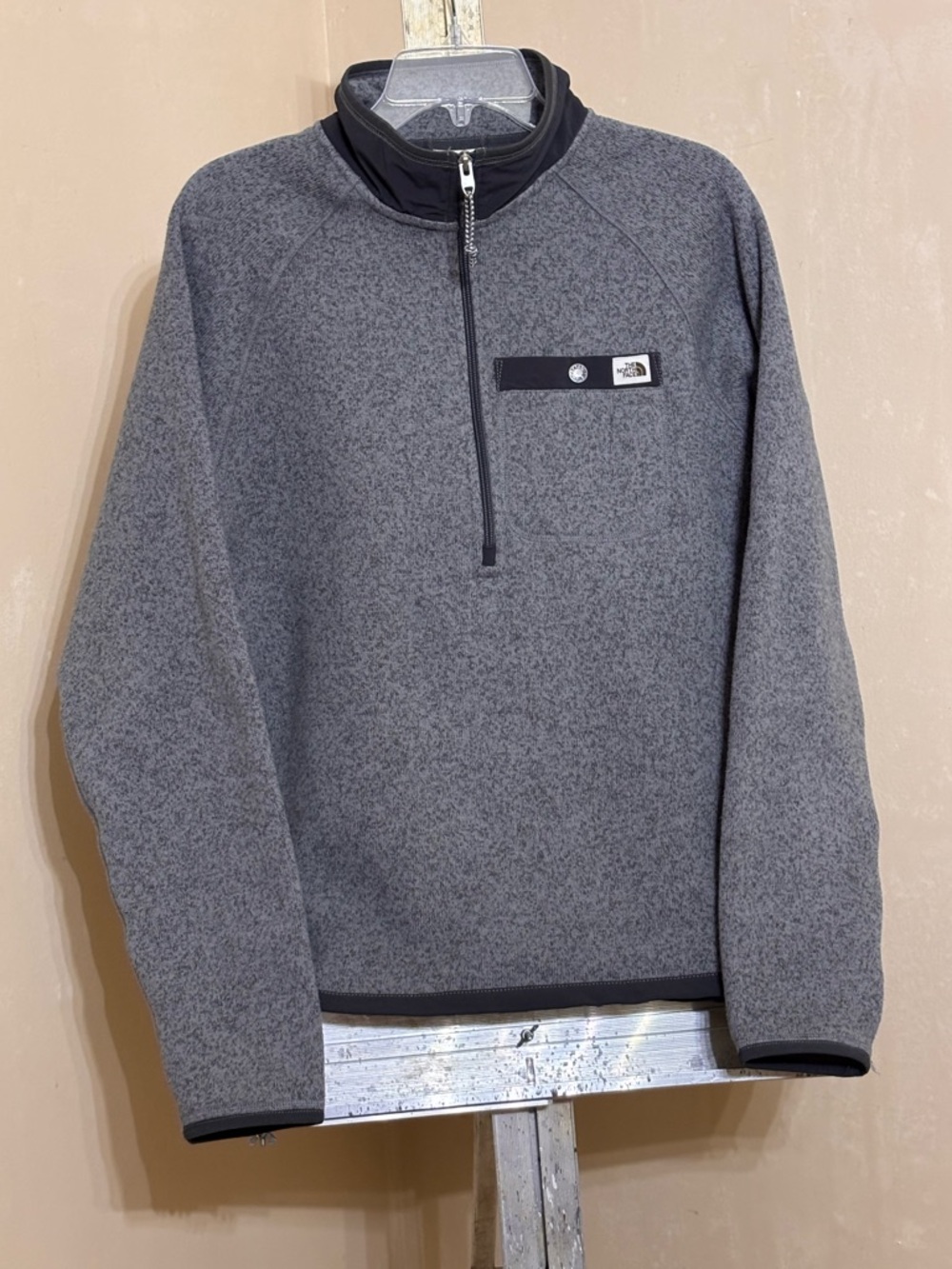 The North Face Men’s Gray Quarter-Zip Fleece Pullover Sz Medium